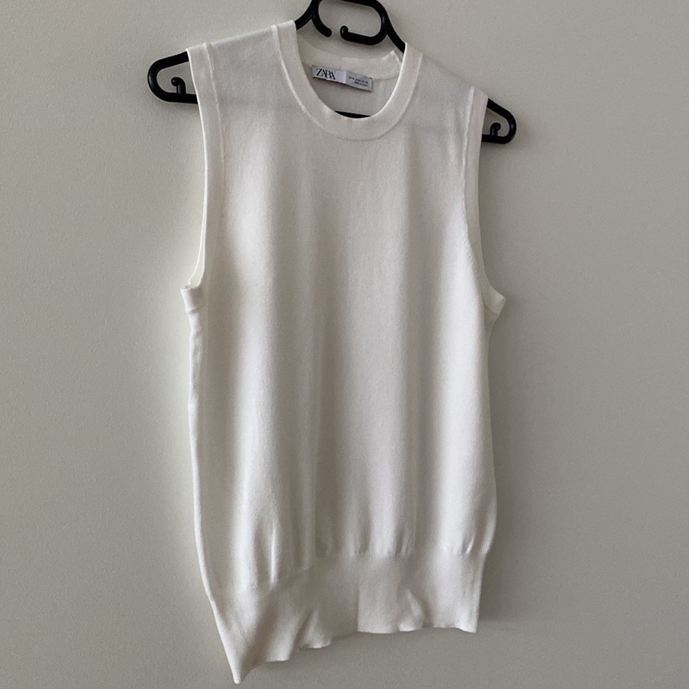 π As new - Zara - Sleeveless Knit Top π - Picture 2 of 7